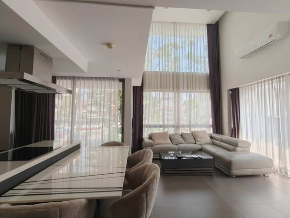 bedroom and living room of Ashton Morph 38