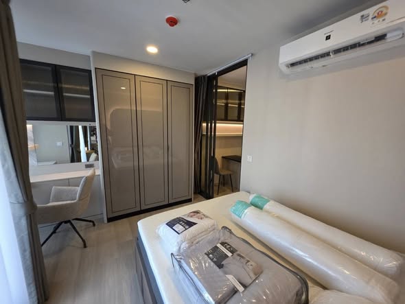 bedroom and room interior of Aspire Onnut Station
