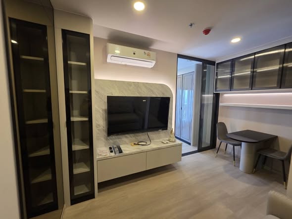 room interior of Aspire Onnut Station