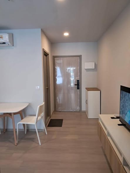 room interior of Aspire Onnut Station