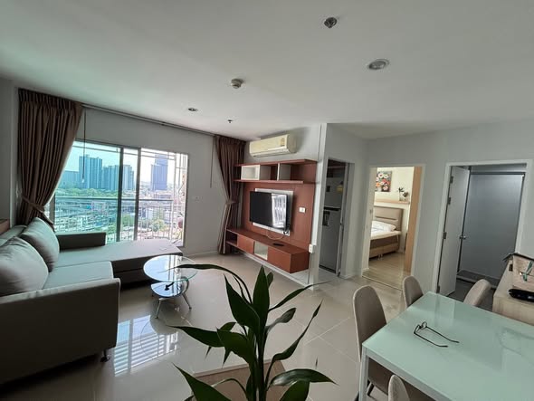living room and bedroom of Aspire Sukhumvit 48