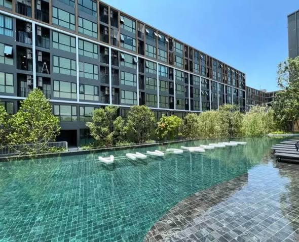 pool of Atmoz Tropicana Bangna