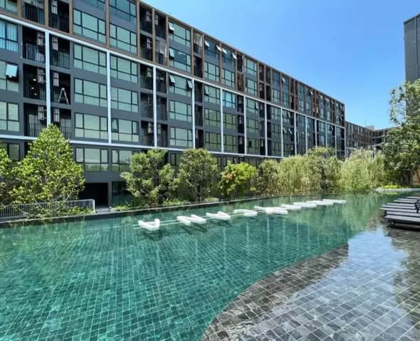 pool of Atmoz Tropicana Bangna