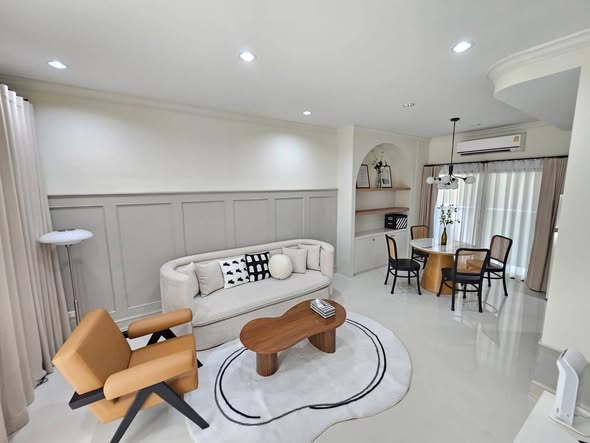 living room of Baan Klang Mueang Rama 9-Krungthep Kritha