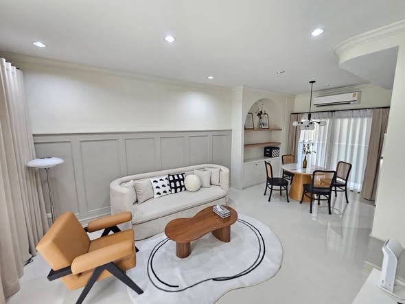 living room of Baan Klang Mueang Rama 9-Krungthep Kritha