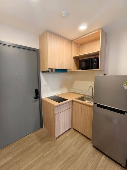 Beat sukhumvit sale gallery