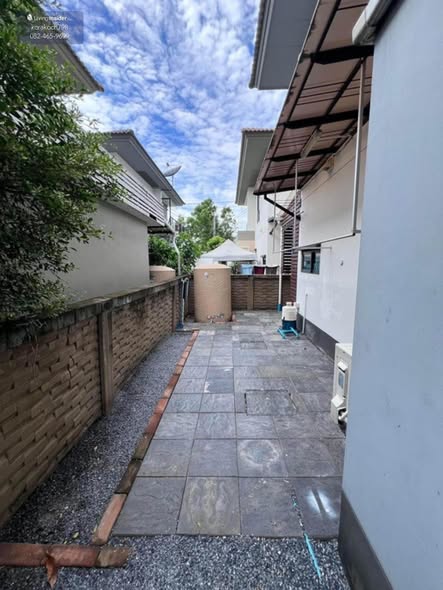 บุราสิริ วงแหวน-อ่อนนุช Burasiri Wongwaen-Onnut