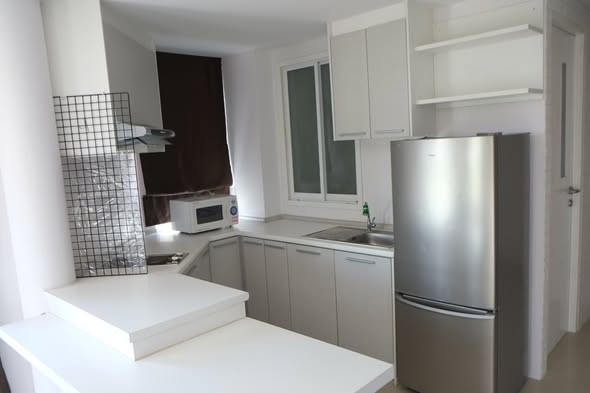 kitchen of ฌ็องเซลิเซ่ อเวนิว คอนโดมิเนี่ยม อาคาร C