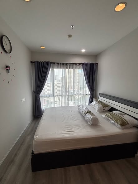 bedroom of Centric Sathon-St Louis