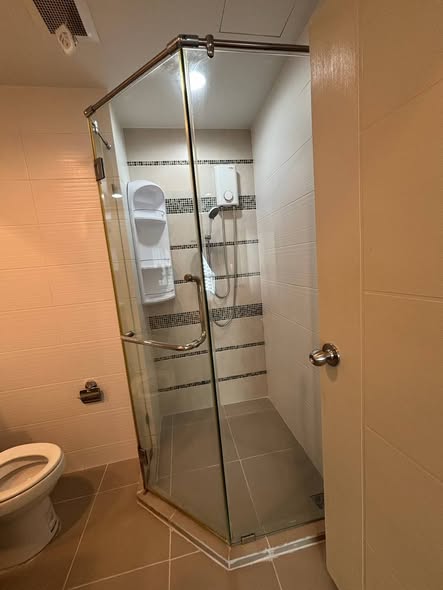 room interior and bathroom of Centric Sathon-St Louis