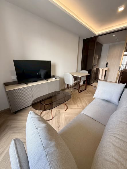 bedroom and living room of CHAPTER THONGLOR 25