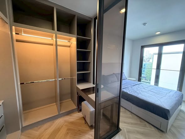 bedroom and room interior of CHAPTER THONGLOR 25