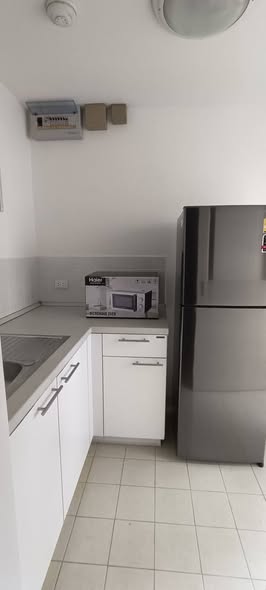 kitchen of Condo One Sukhumvit 52