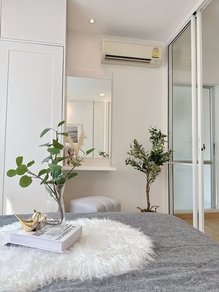 bedroom and living room of D condo ramindra