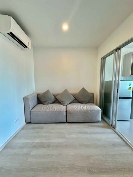 living room and bedroom and room interior of Elio Sathorn-Wutthakat