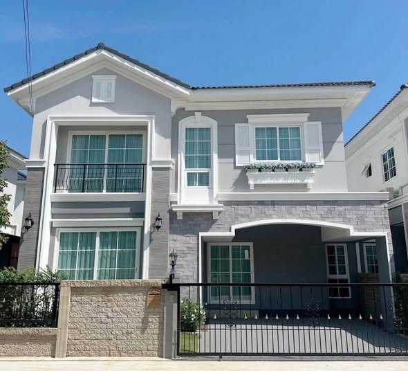 Golden Neo, Sukhumvit LaSalle