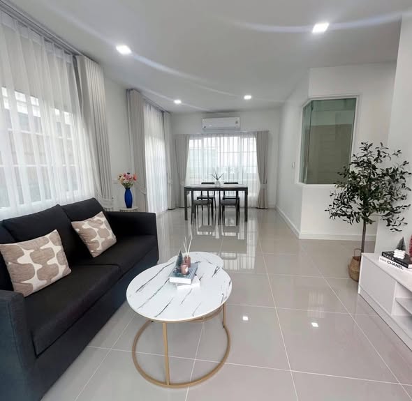 living room of Golden Neo, Sukhumvit LaSalle