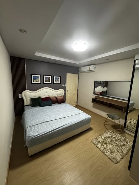 bedroom of Happy Condo Rachada 18