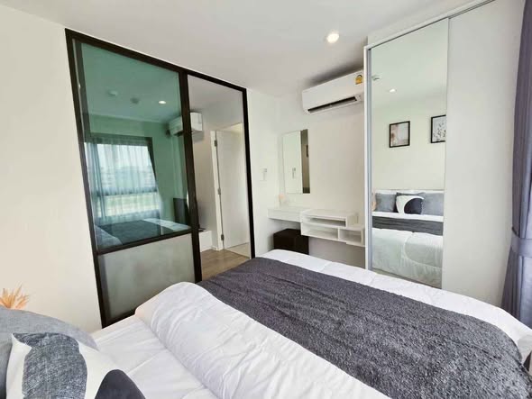 bedroom and room interior of iCondo Activ Pattanakarn