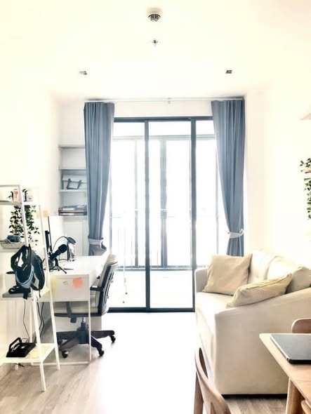 living room and room interior of Ideo Mobi Sathorn