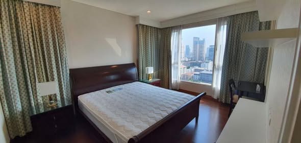 bedroom of IVY THONGLOR