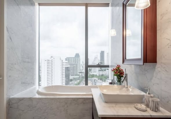 bathroom of KHUN by YOO