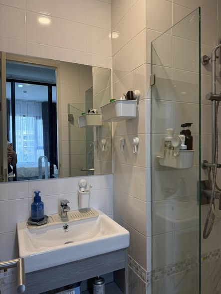 bathroom of Knightsbridge Kaset Society