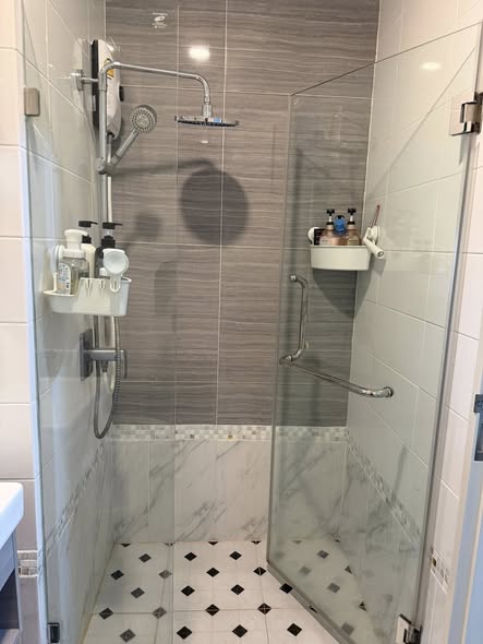 room interior and bathroom of Knightsbridge Kaset Society