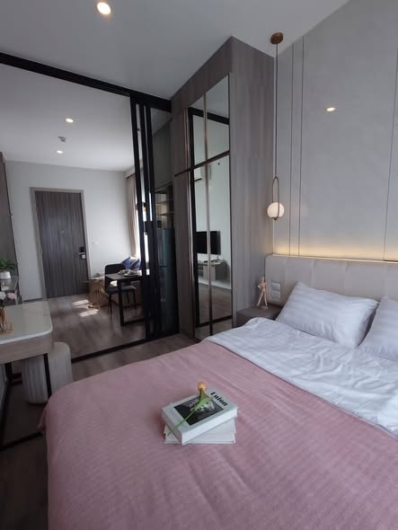 bedroom and room interior of KnightsBridge Prime Onnut