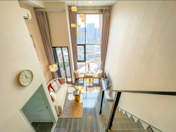 living room of KnightsBridge Space Ratchayothin