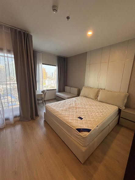 bedroom of Life Rama 4 – Asoke