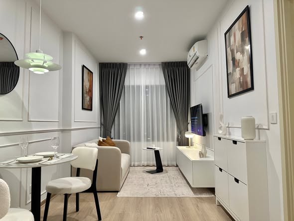 bedroom and living room of Life Rama 4 – Asoke