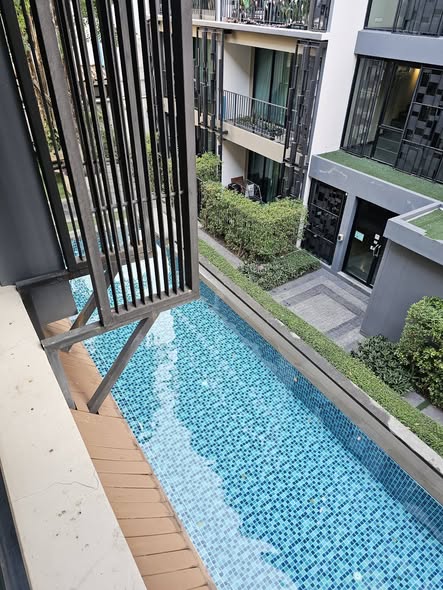 pool of LIV@NIMMAN Condominium