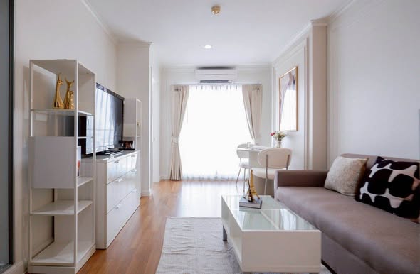 living room of Lumpini Park Riverside Rama 3