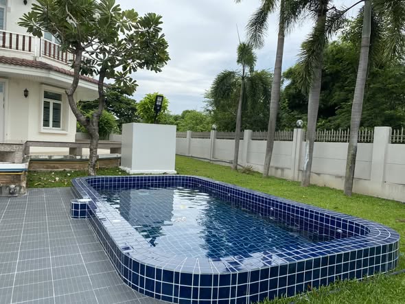 Luxury pool villa 604