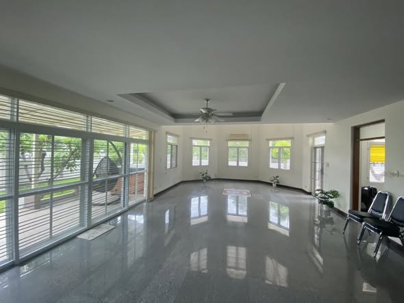 Luxury pool villa 604