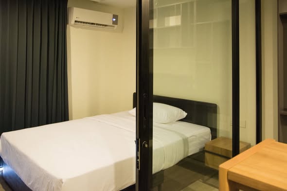 bedroom and room interior of Maestro 02 Ruamrudee