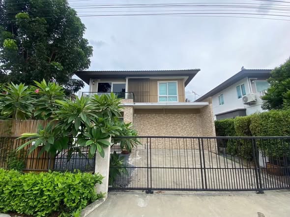 Mantana Lake Watcharapol