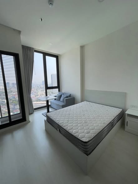 bedroom of แมสซารีน รัชโยธิน | Mazarine Ratchayothin by Grand Unity