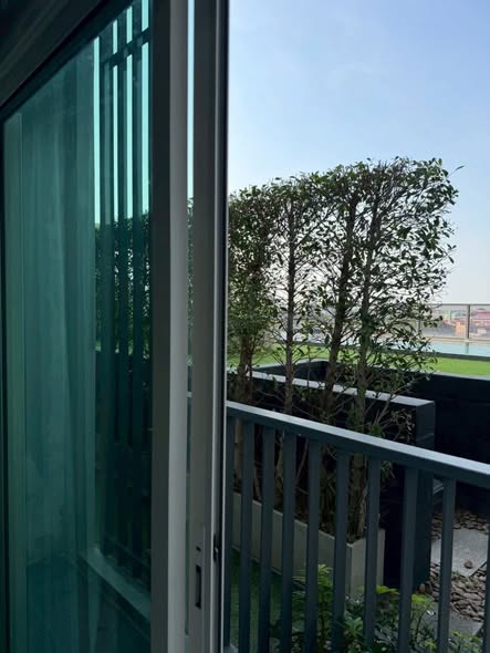 room interior of Metro Sky Wutthakat