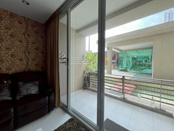 bedroom and room interior of Musselana