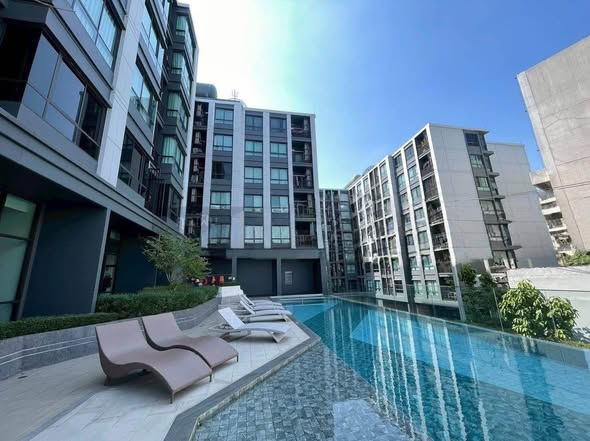 pool of Niche Mono Itsaraphap