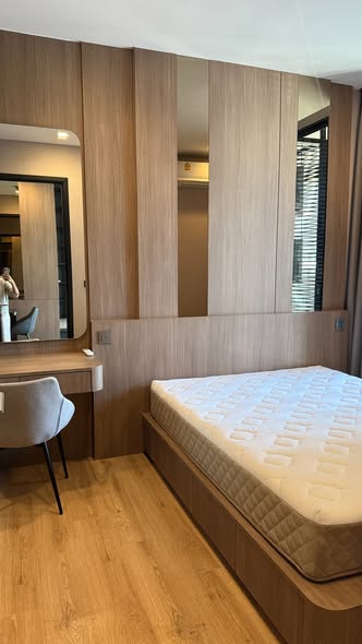 bedroom and bathroom of Noble Around Ari