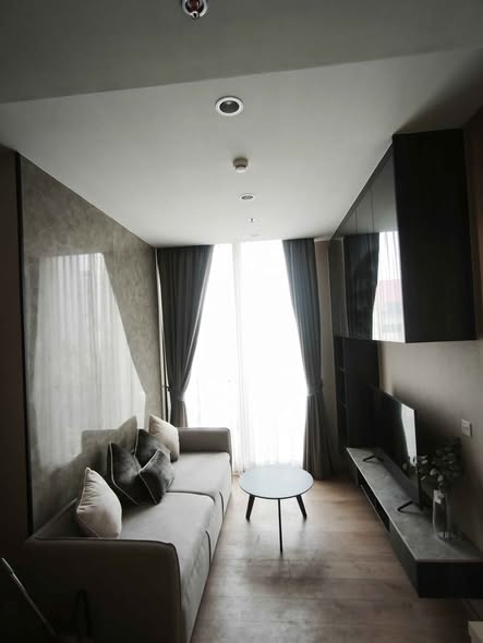 bedroom and living room of Noble BE 19