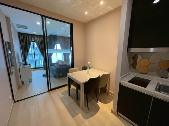 bedroom and room interior of Noble Ploenchit