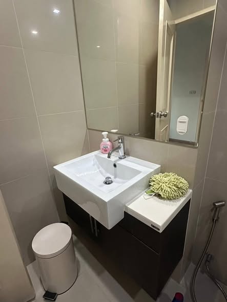 bathroom of Noble Reflex