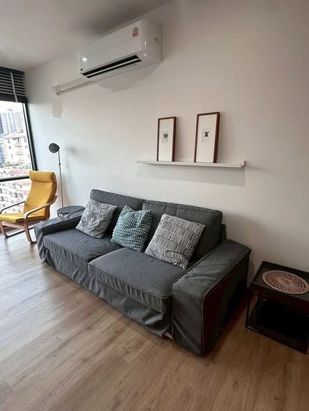 living room of Noble Reflex