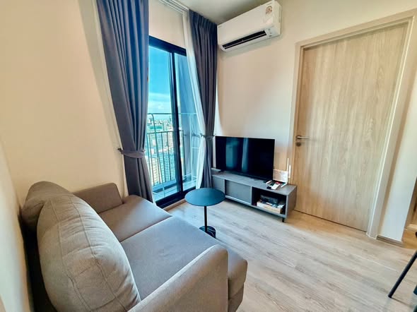 living room and bedroom of Nue District R9