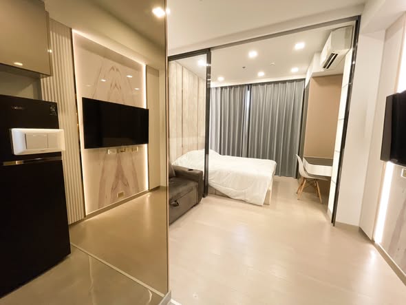 bedroom and room interior of One9Five Asoke – Rama 9