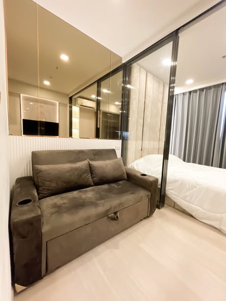 bedroom and room interior of One9Five Asoke – Rama 9